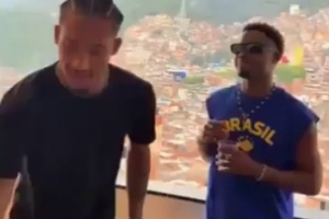 法蒂和若昂·佩德罗在里约度假，两人友谊此前不为人知