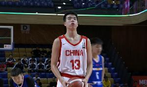 热身赛-中国U17男篮在末节翻盘 战胜去年的欧青赛冠军塞尔维亚U17