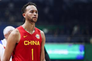 解说：归化的事已经冻结了 短期内不用再想了 但李凯尔是可征召的