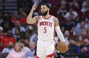 执行选项！火箭媒体人：第一次觉得火箭真的有可能交易范弗里特