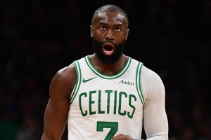 整整十年时光！杰伦·布朗绿军生涯5次入选全明星 24年荣膺FMVP