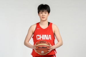 表现不错！贾驭7投4中拿到9分并送出2助攻 没有出现失误